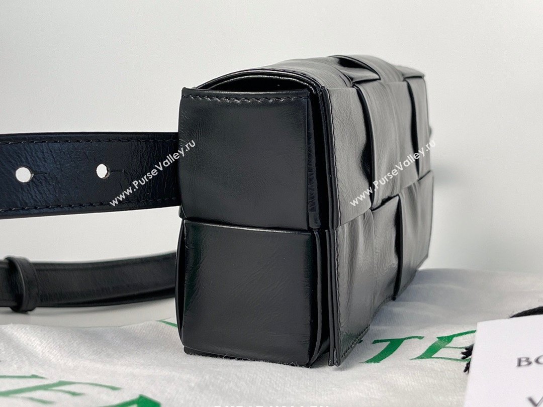 Bottega Veneta wax calfskin The Belt Cassette Bag black (misu-210226-02)