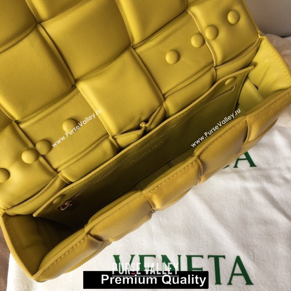 Bottega Veneta THE CHAIN CASSETTE shoulder bag yellow/gold 2020 (wante-6923)