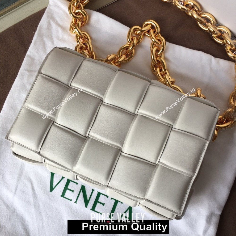 Bottega Veneta THE CHAIN CASSETTE shoulder bag off white/gold 2020 (wante-2367)