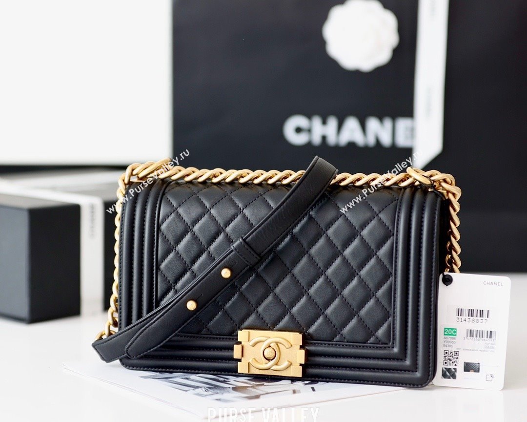 Chanel Medium Le Boy Bag In smooth Calfskin black With Gold Hardware(Original Quality) (shunyang-231106-03)