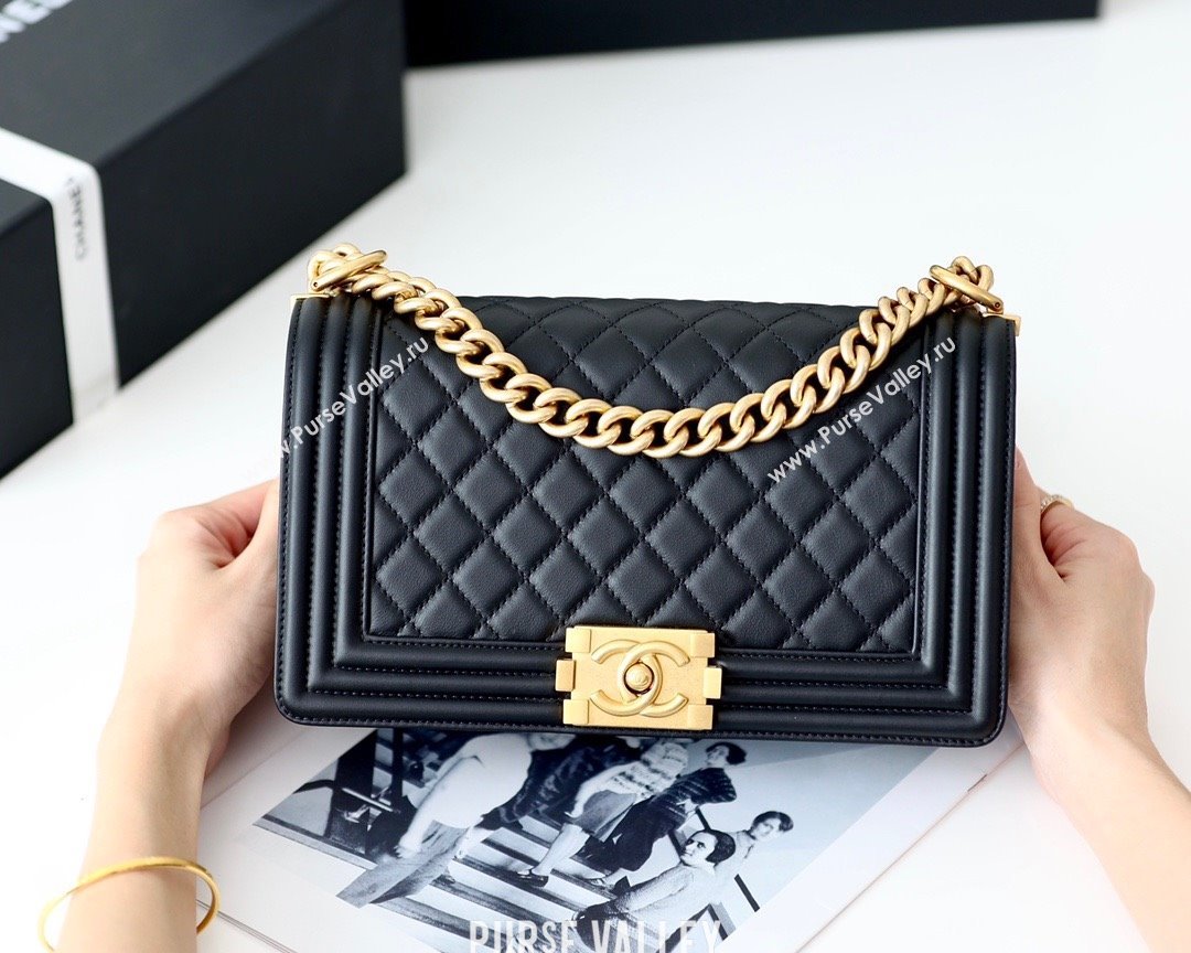 Chanel Medium Le Boy Bag In smooth Calfskin black With Gold Hardware(Original Quality) (shunyang-231106-03)