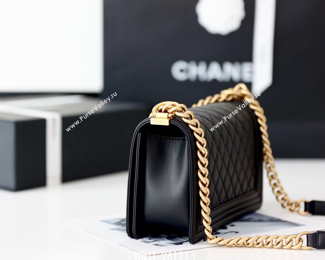 Chanel Medium Le Boy Bag In smooth Calfskin black With Gold Hardware(Original Quality) (shunyang-231106-03)