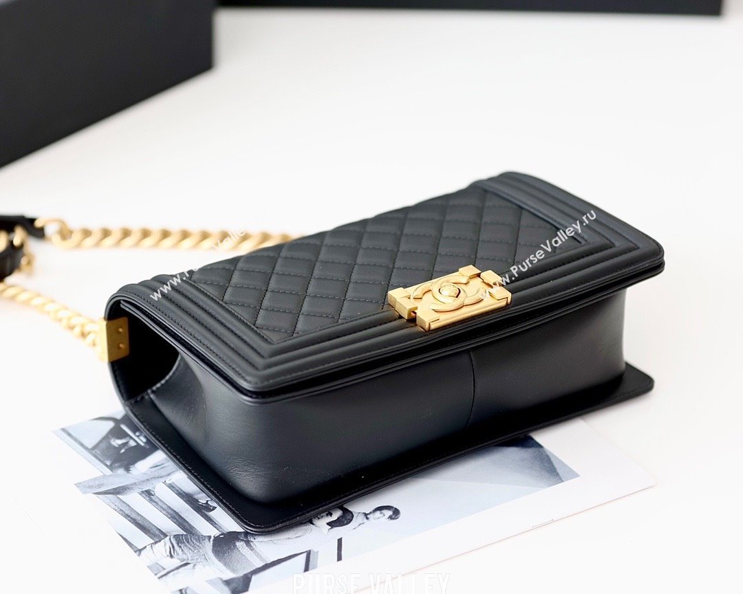 Chanel Medium Le Boy Bag In smooth Calfskin black With Gold Hardware(Original Quality) (shunyang-231106-03)