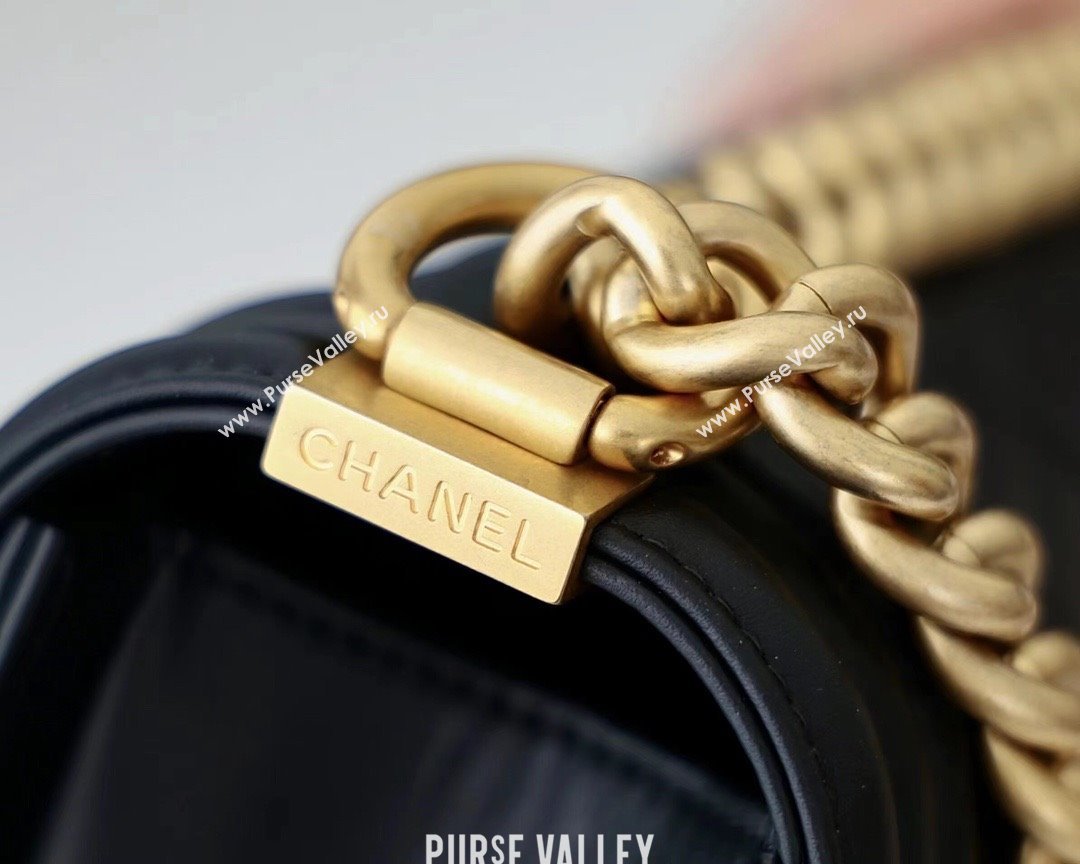 Chanel Medium Le Boy Bag In smooth Calfskin black With Gold Hardware(Original Quality) (shunyang-231106-03)