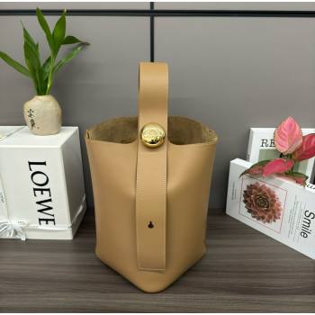 loewe Medium Pebble Bucket bag in mellow calfskin sand 2024 (xinyidai-240202-03)