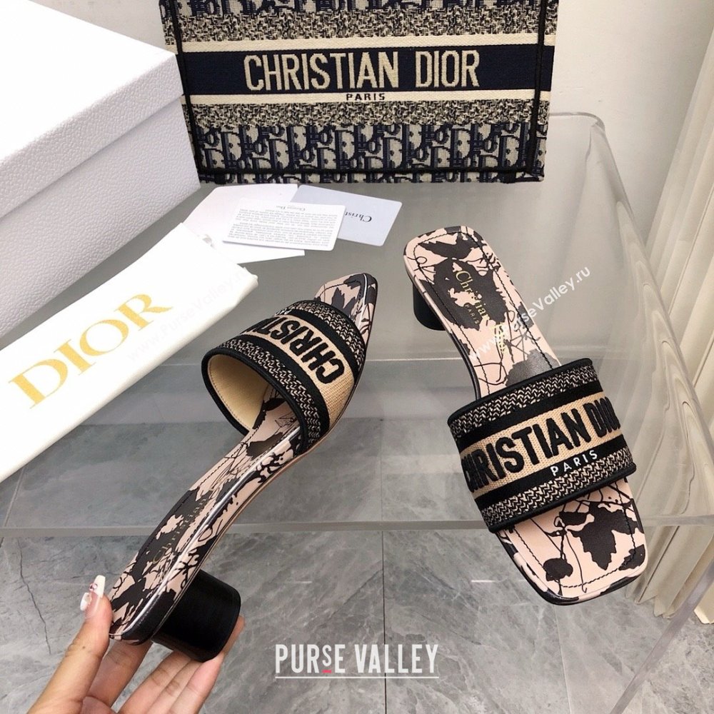 Dior Beige and Black Cotton Embroidered with Fleurs Mystiques Motif Dway Heeled Slide 2024 (modeng-240424-01)