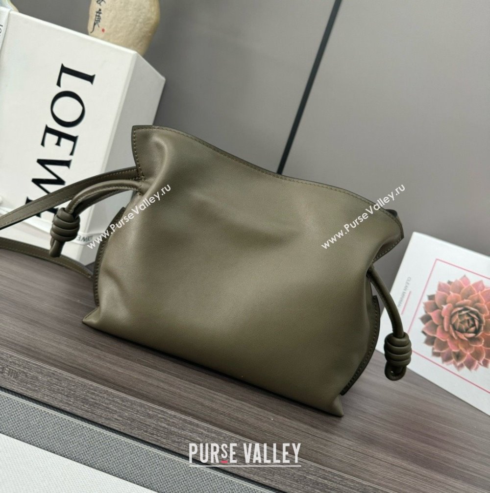 loewe Mini Flamenco clutch in nappa calfskin army green 2023 (yongsheng-240328-10)