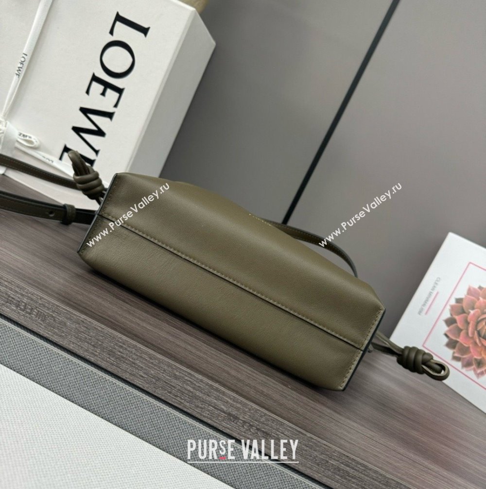 loewe Mini Flamenco clutch in nappa calfskin army green 2023 (yongsheng-240328-10)