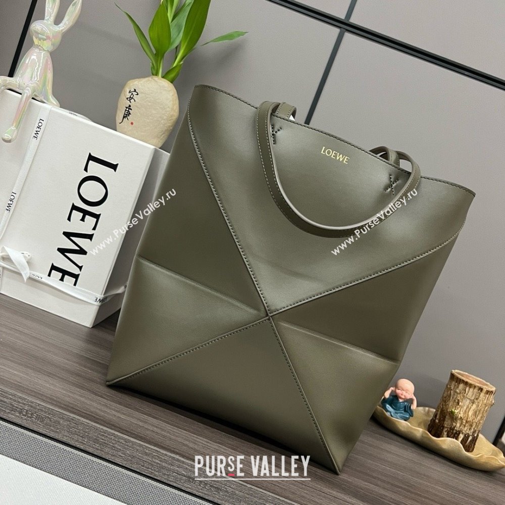 LOEWE Puzzle Fold Tote in shiny calfskin 052316 dark khaki green 2024 (yongsheng-240329-23)