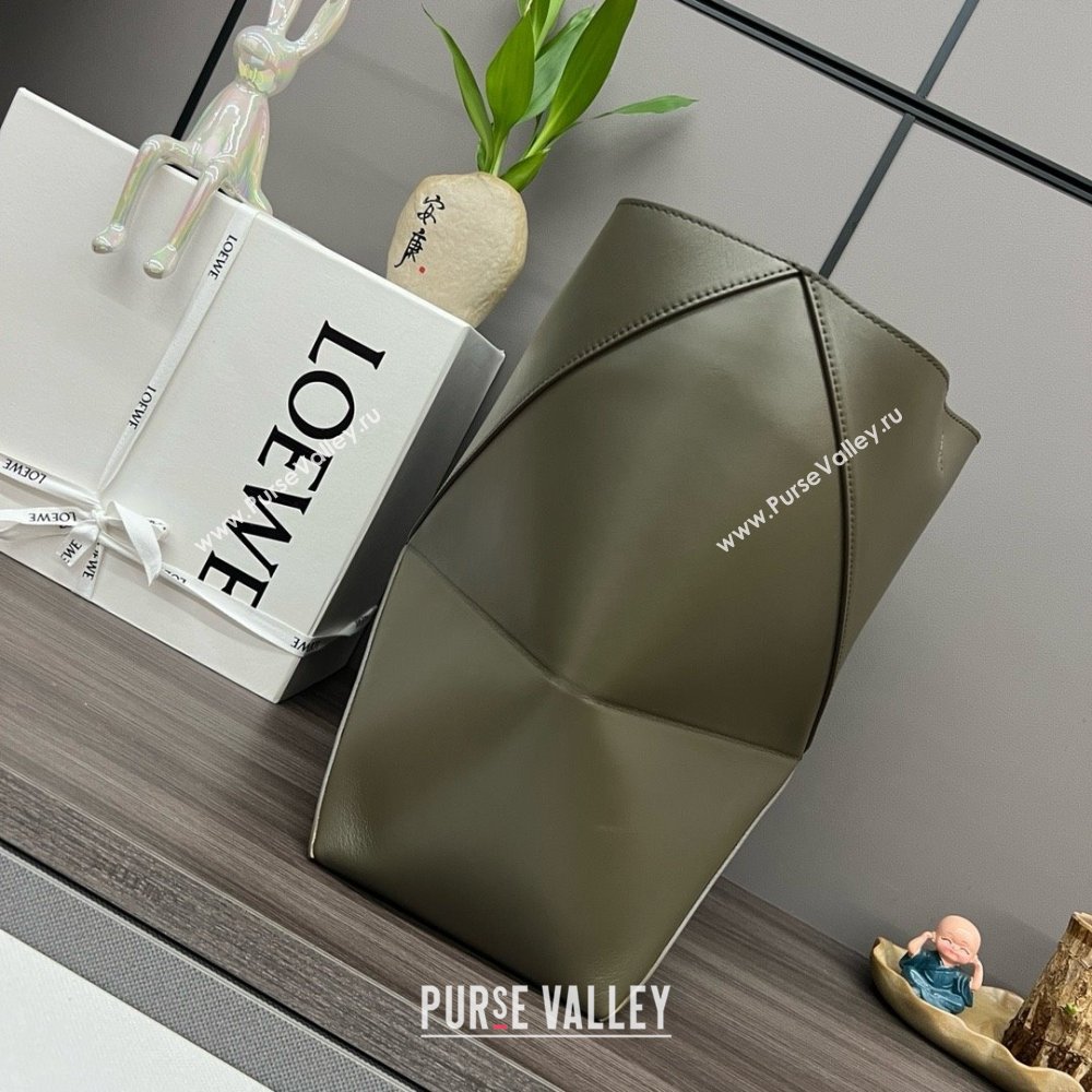 LOEWE Puzzle Fold Tote in shiny calfskin 052316 dark khaki green 2024 (yongsheng-240329-23)