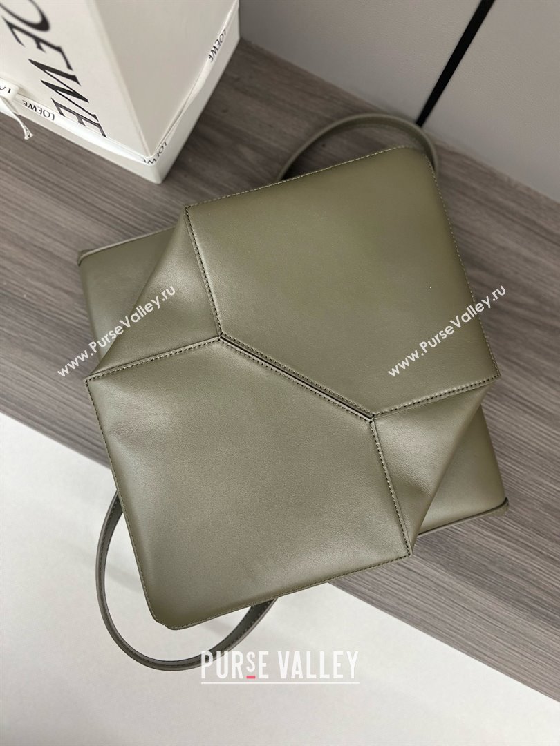 LOEWE Puzzle Fold Tote in shiny calfskin 052316 dark khaki green 2024 (yongsheng-240329-23)