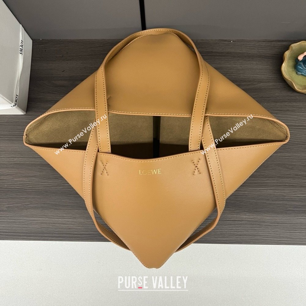 LOEWE Puzzle Fold Tote in shiny calfskin 052316 warm desert 2024 (yongsheng-240329-26)