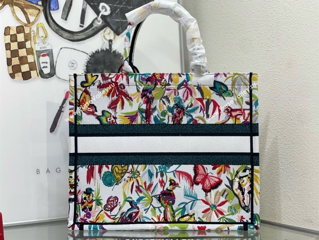 Dior large Book Tote Bag in White Multicolor Toile de Jouy Fantastica Embroidery 2024 (xxg-240329-12)