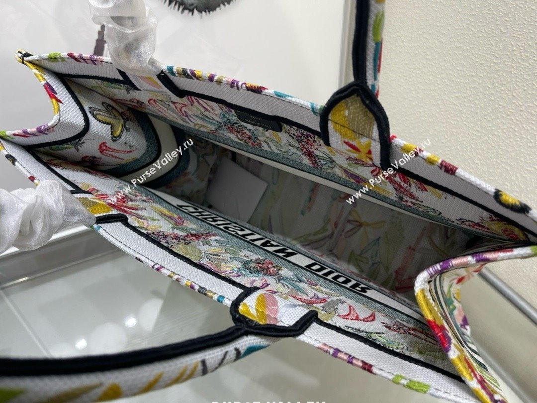 Dior large Book Tote Bag in White Multicolor Toile de Jouy Fantastica Embroidery 2024 (xxg-240329-12)