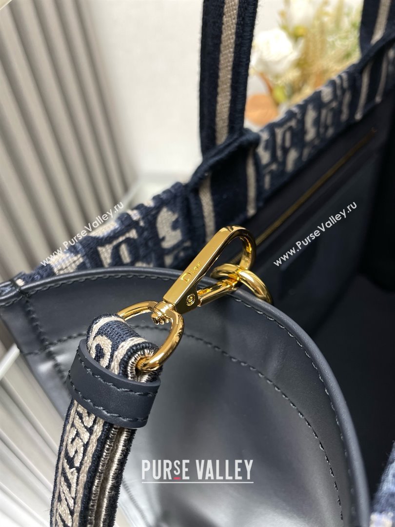Dior medium Book Tote Bag in Blue Dior Oblique Embroidery and Calfskin with strap 2024 (xxg-240401-12)