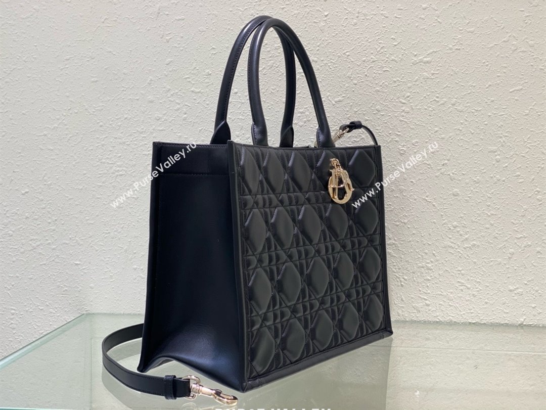 Dior Medium Book Tote Bag in black Macrocannage Calfskin 2024 (xxg-240401-01)
