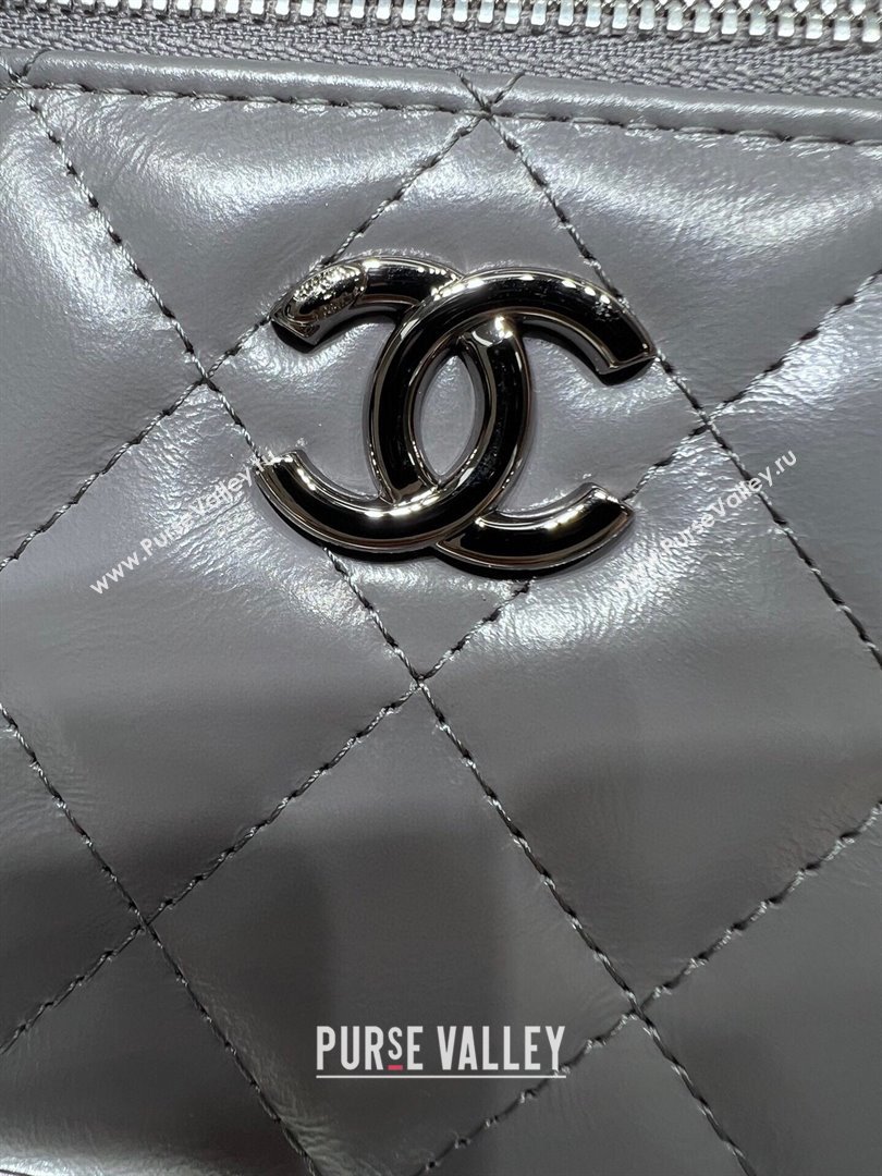 chanel Shiny Crumpled Calfskin, Strass & Ruthenium-Finish Metal Clutch with Chain AP3593 gray 2023 (jiyuan-231115-01)