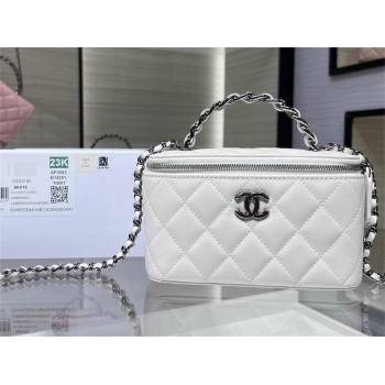 chanel Shiny Crumpled Calfskin, Strass & Ruthenium-Finish Metal Clutch with Chain AP3593 white 2023 (jiyuan-231114-04)