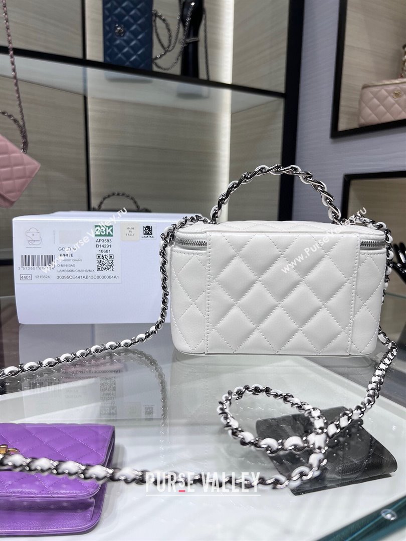chanel Shiny Crumpled Calfskin, Strass & Ruthenium-Finish Metal Clutch with Chain AP3593 white 2023 (jiyuan-231114-04)
