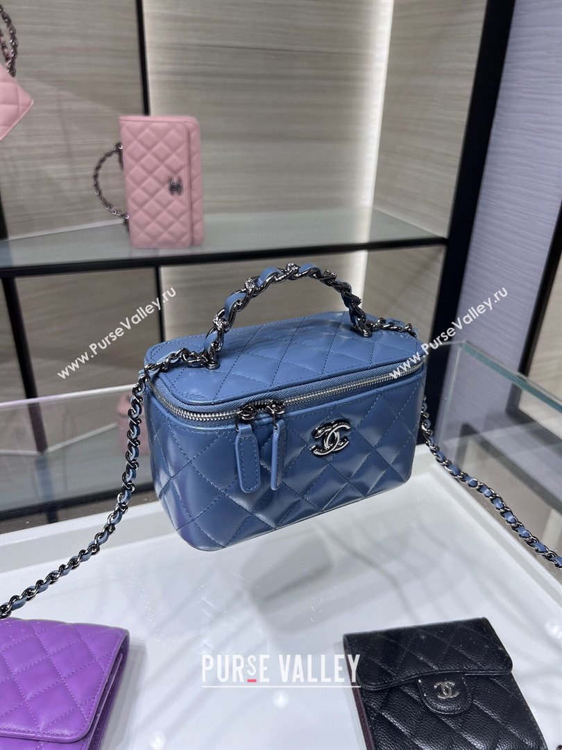 chanel Shiny Crumpled Calfskin, Strass & Ruthenium-Finish Metal Clutch with Chain AP3593 blue 2023 (jiyuan-231115-02)