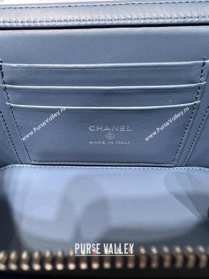 chanel Shiny Crumpled Calfskin, Strass & Ruthenium-Finish Metal Clutch with Chain AP3593 blue 2023 (jiyuan-231115-02)