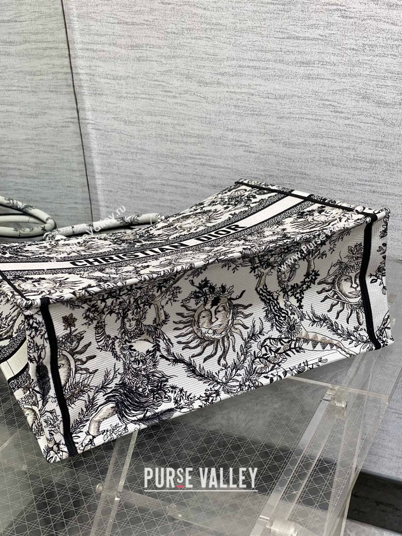 Dior Medium Book Tote Bag in White and Navy Blue Toile de Jouy Soleil Embroidery 2024 (xxg-240329-10)