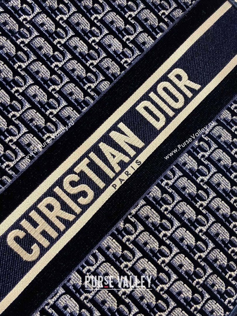 Dior Book Tote Bag in Oblique Embroidered Velvet Blue 2020 (vivi-6391 )