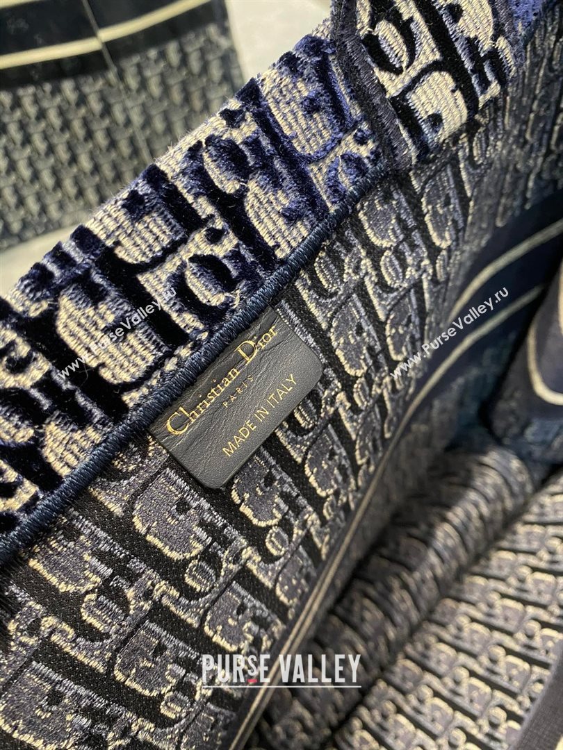 Dior Book Tote Bag in Oblique Embroidered Velvet Blue 2020 (vivi-6391 )