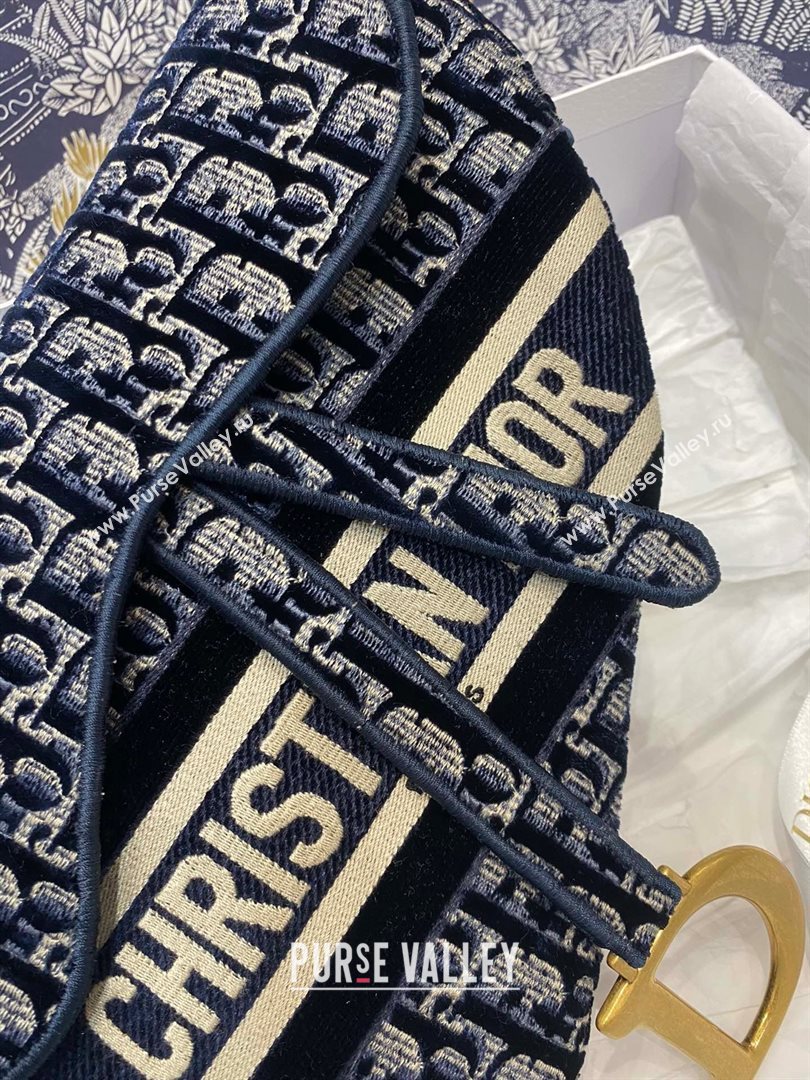 Dior SADDLE BAG in Oblique Embroidered Velvet Blue 2020 (VIVI-3039 )