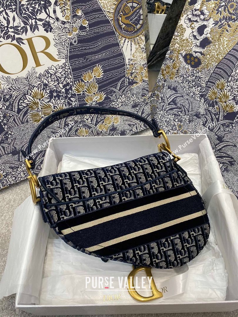 Dior SADDLE BAG in Oblique Embroidered Velvet Blue 2020 (VIVI-3039 )