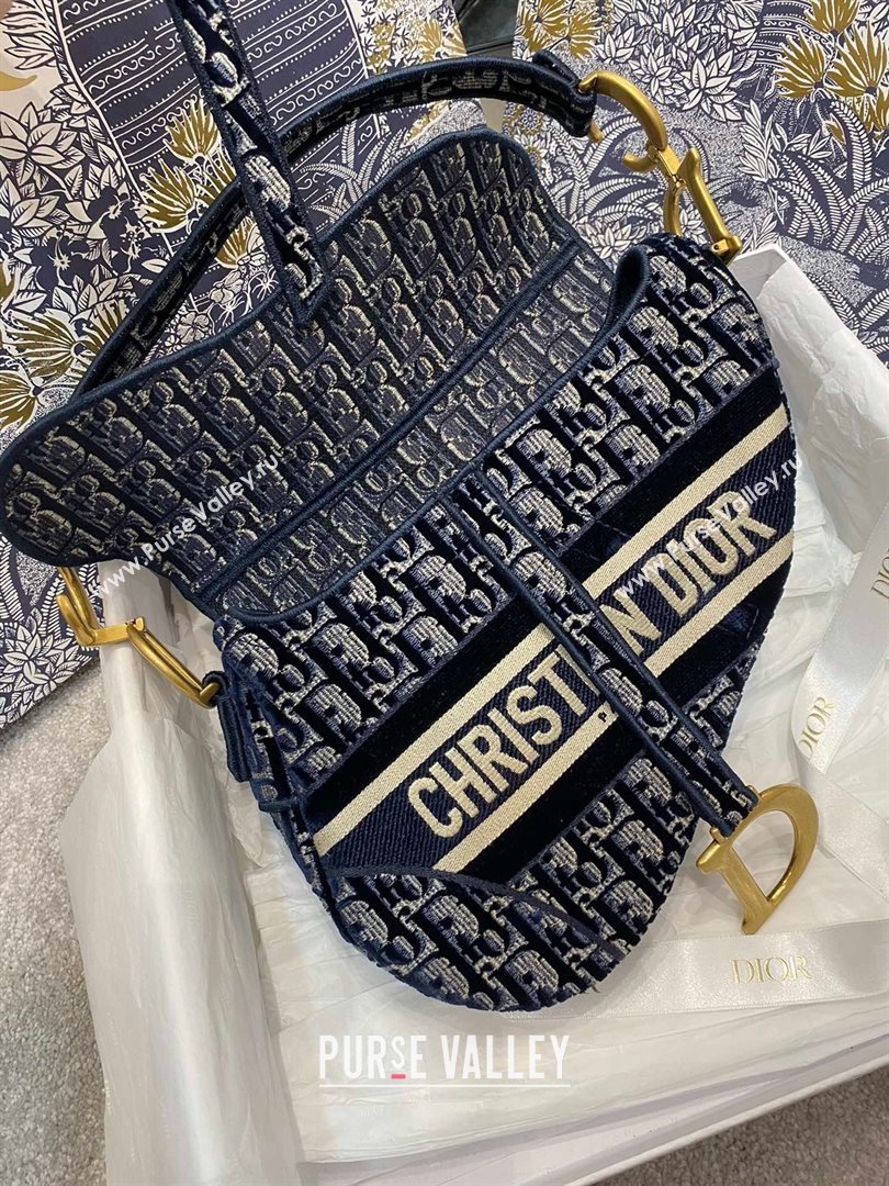 Dior SADDLE BAG in Oblique Embroidered Velvet Blue 2020 (VIVI-3039 )