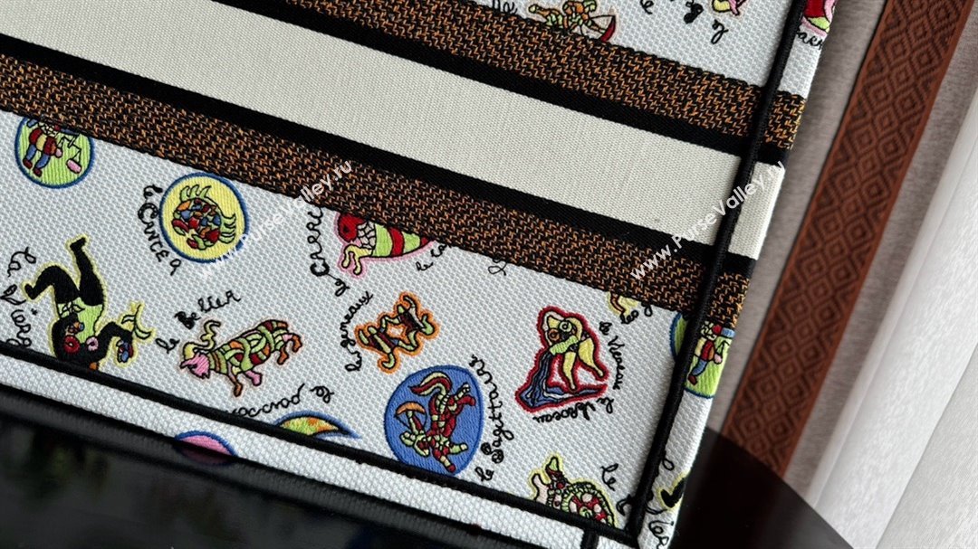 Dior Medium Book Tote Bag in White Multicolor Dragon Zodiac Embroidery 2024 (xxg-240329-13)