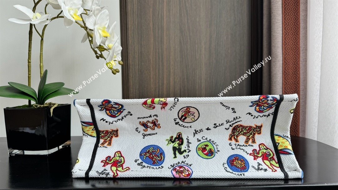 Dior Medium Book Tote Bag in White Multicolor Dragon Zodiac Embroidery 2024 (xxg-240329-13)