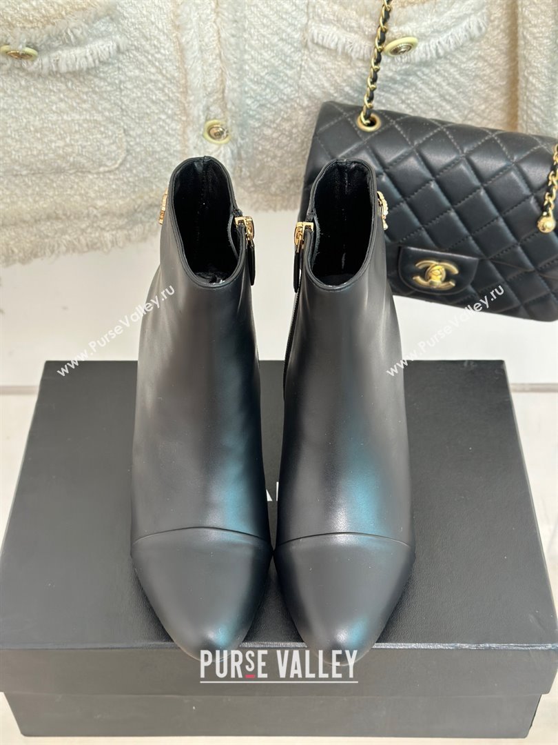 CHANEL pearl heel logo boots black 2023 (clf-231016-05)