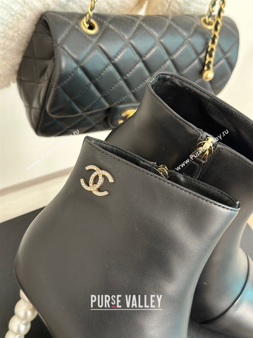 CHANEL pearl heel logo boots black 2023 (clf-231016-05)
