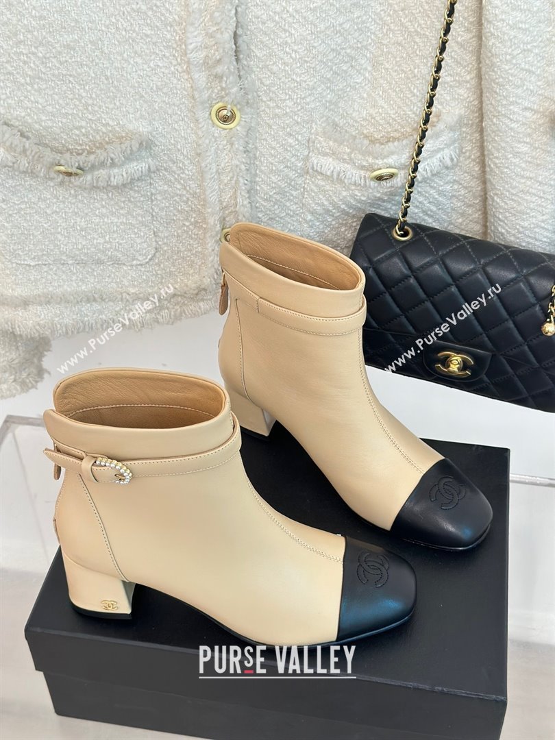 Chanel HEEL 5CM ankle boots WITH buckle beige 2023 (CLF-231016-31)