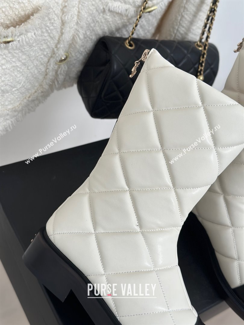 CHANEL leather quilted zipped boots white 2023 (clf-231016-15)