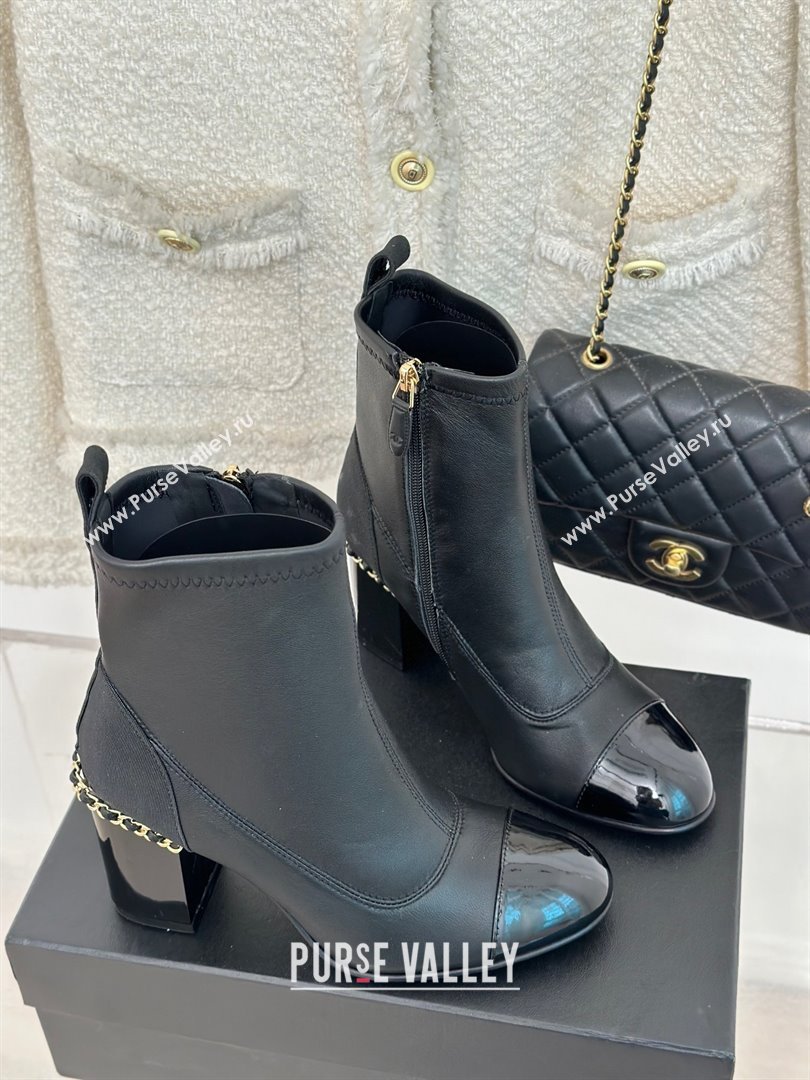 CHANEL heel 8.5cm sheepskin boots with chain black 2023 (clf-231016-16)