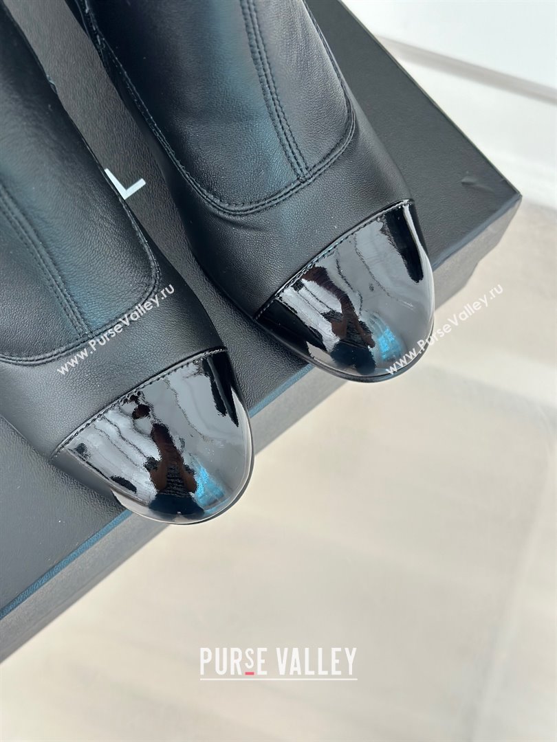 CHANEL heel 8.5cm sheepskin boots with chain black 2023 (clf-231016-16)