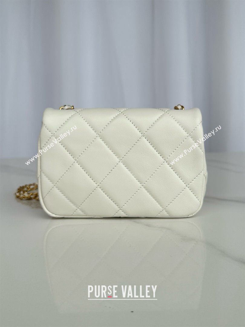 chanel Pearly Lambskin, Imitation Pearls Gold-Tone Metal MINI Flap Bag white AS4868 2024 (JIYUAN-240403-05)