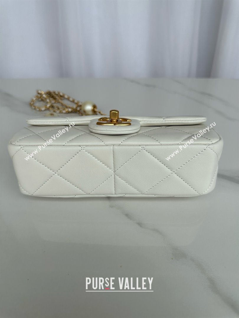 chanel Pearly Lambskin, Imitation Pearls Gold-Tone Metal Small Flap Bag AS4861 white 2024 (JIYUAN-240403-04)