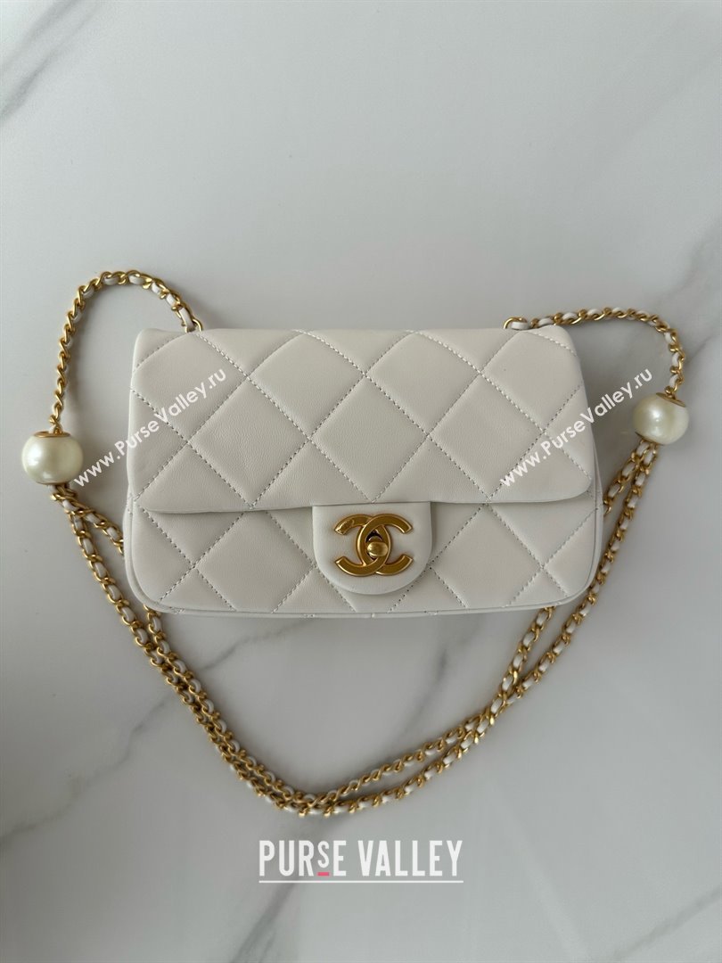 chanel Pearly Lambskin, Imitation Pearls Gold-Tone Metal Small Flap Bag AS4861 white 2024 (JIYUAN-240403-04)