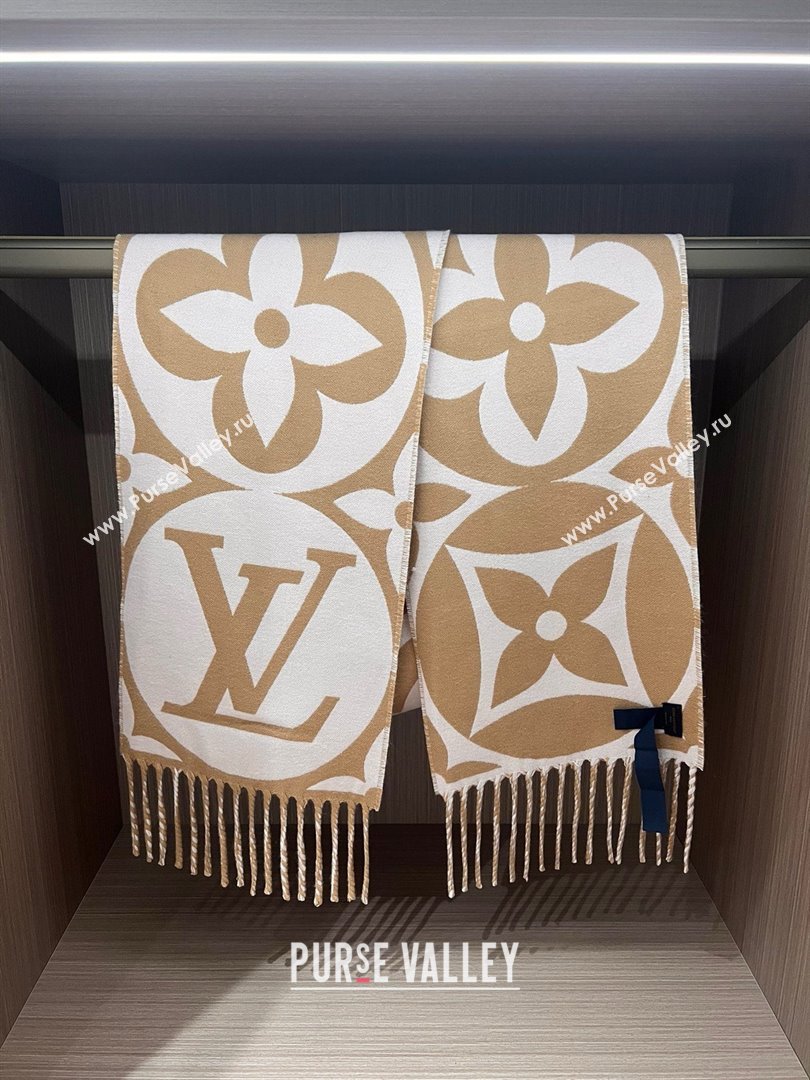 louis vuitton LV Medallion Scarf M79213 beige rose 2024 (wtz-240301-14)