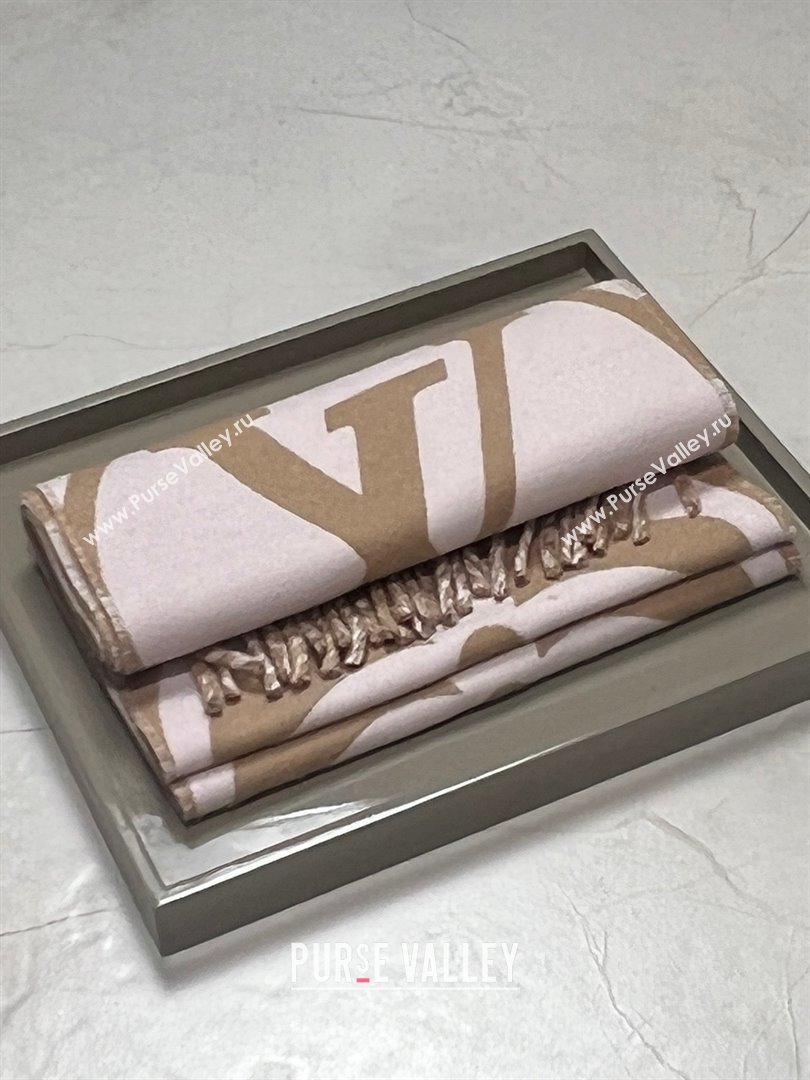 louis vuitton LV Medallion Scarf M79213 beige rose 2024 (wtz-240301-14)