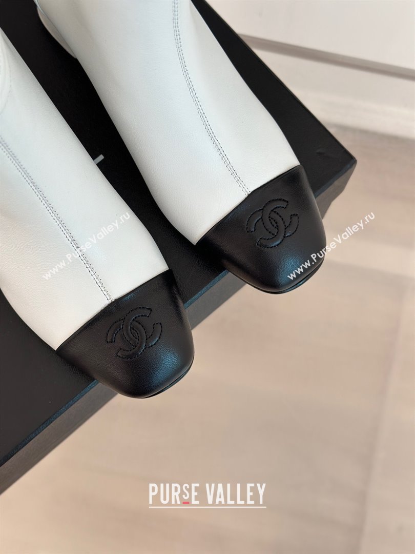 Chanel HEEL 5CM ankle boots WITH buckle white 2023 (CLF-231016-33)