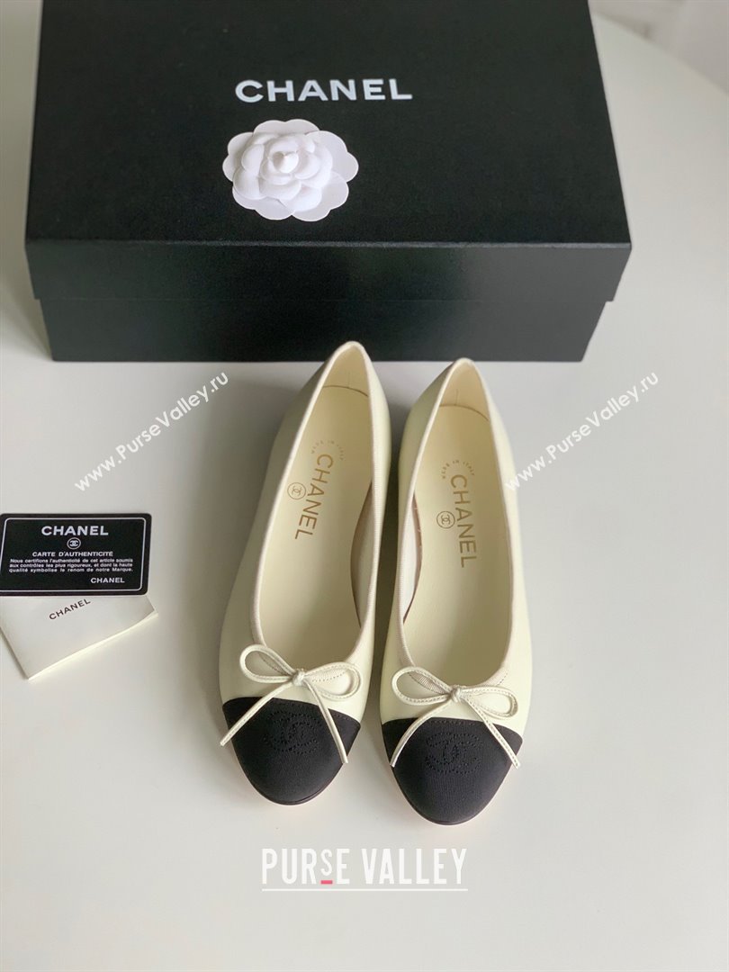 Chanel Calfskin Grosgrain Ivory Black ballet flats 2024 (kaola-240104-02)