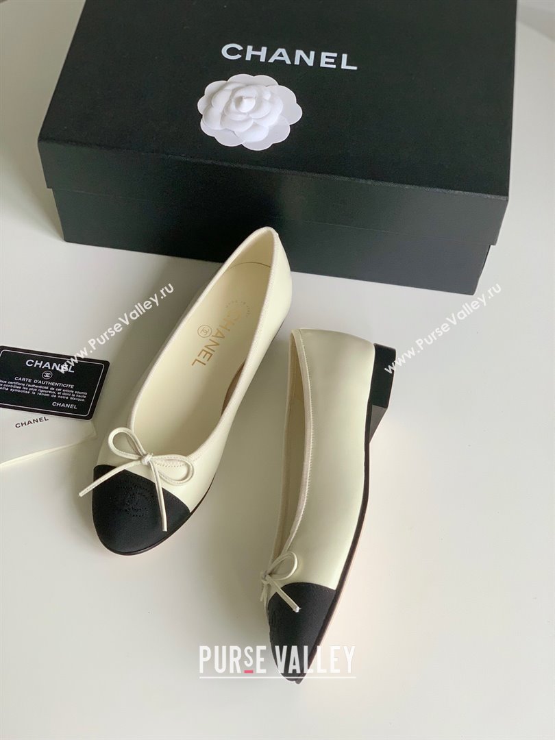 Chanel Calfskin Grosgrain Ivory Black ballet flats 2024 (kaola-240104-02)
