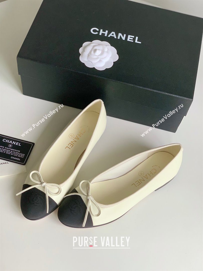 Chanel Calfskin Grosgrain Ivory Black ballet flats 2024 (kaola-240104-02)