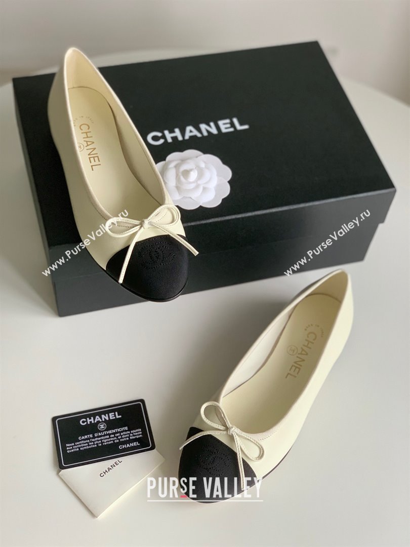 Chanel Calfskin Grosgrain Ivory Black ballet flats 2024 (kaola-240104-02)