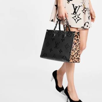 Chanel Lambskin Classic Flap bag in black A01112 (shimao-21090206)